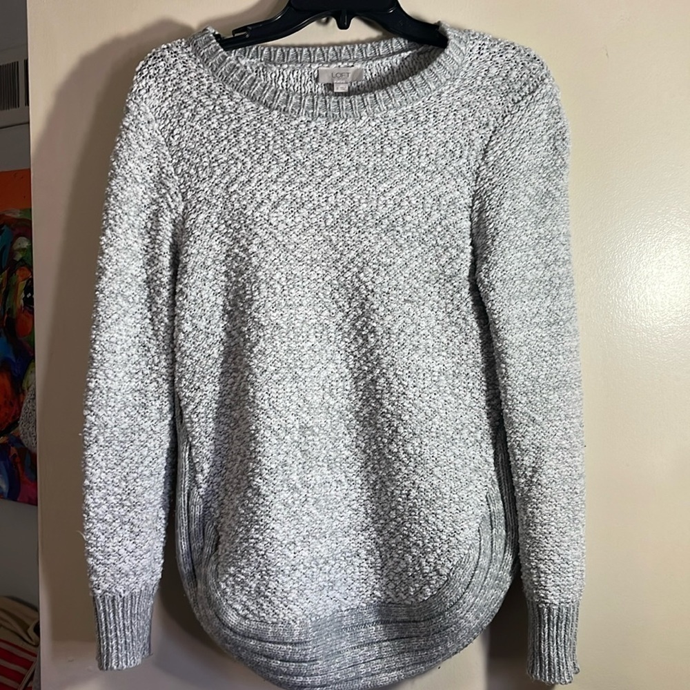 Loft Grey & White sweater size S